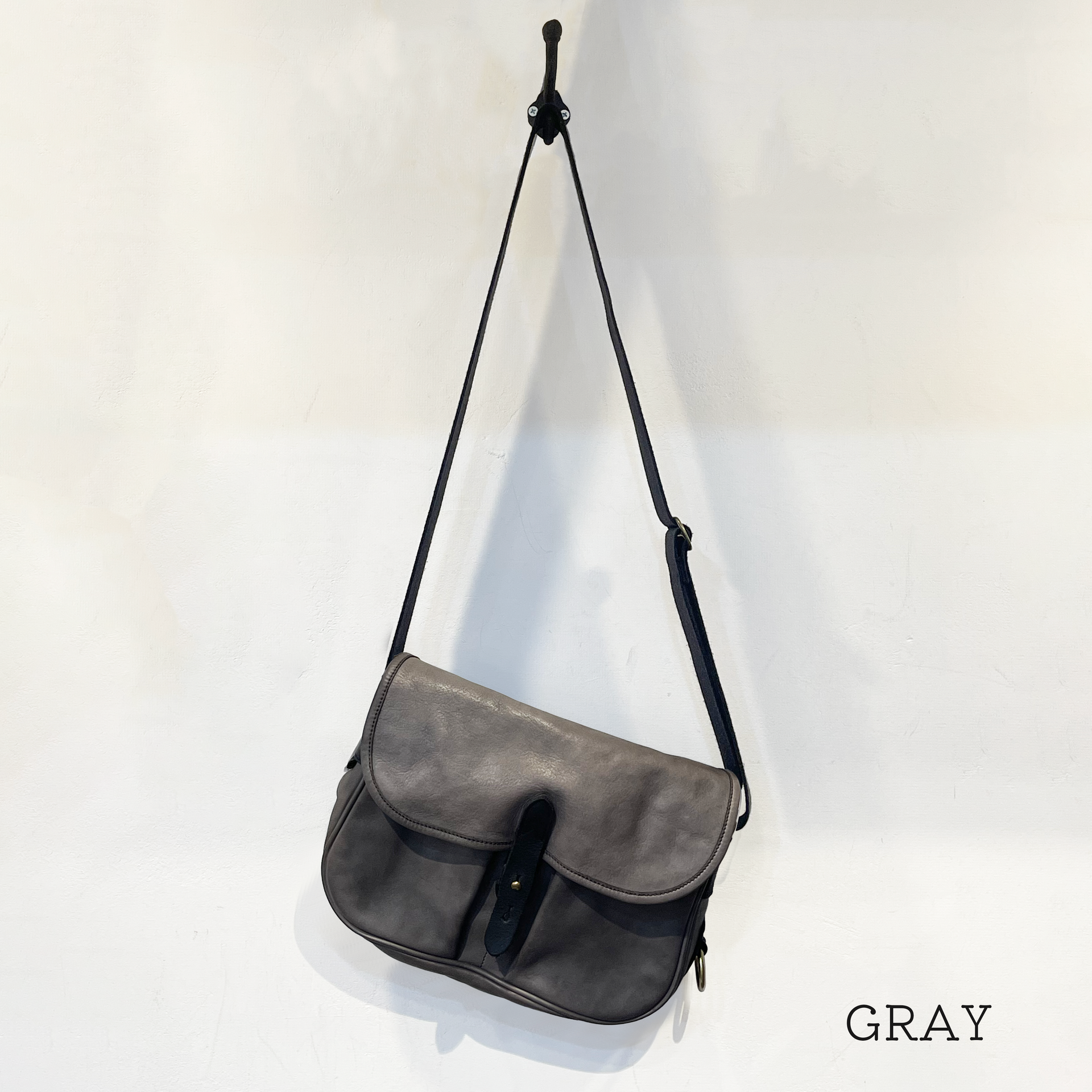 Cramp by 池之端銀革店 | オールレザーショルダーバック【Cr-5020】